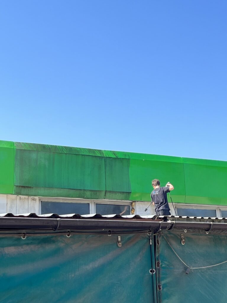 mycie elewacji fasady